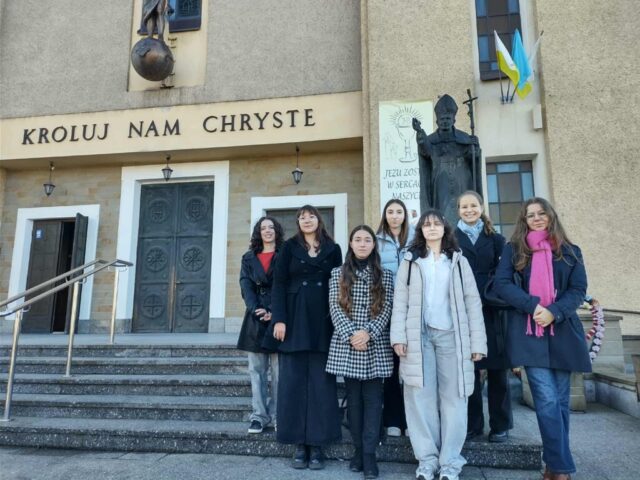 8d200ef4-9414-46dd-bf85-51702e9750a9